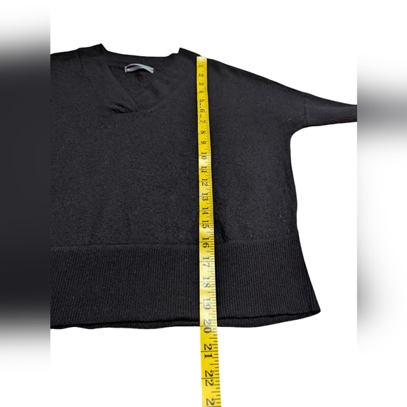Anthropologie 100% Merino Wool Cropped Black Half Sleeve Sweater  Size XSP - Picture 4 of 6